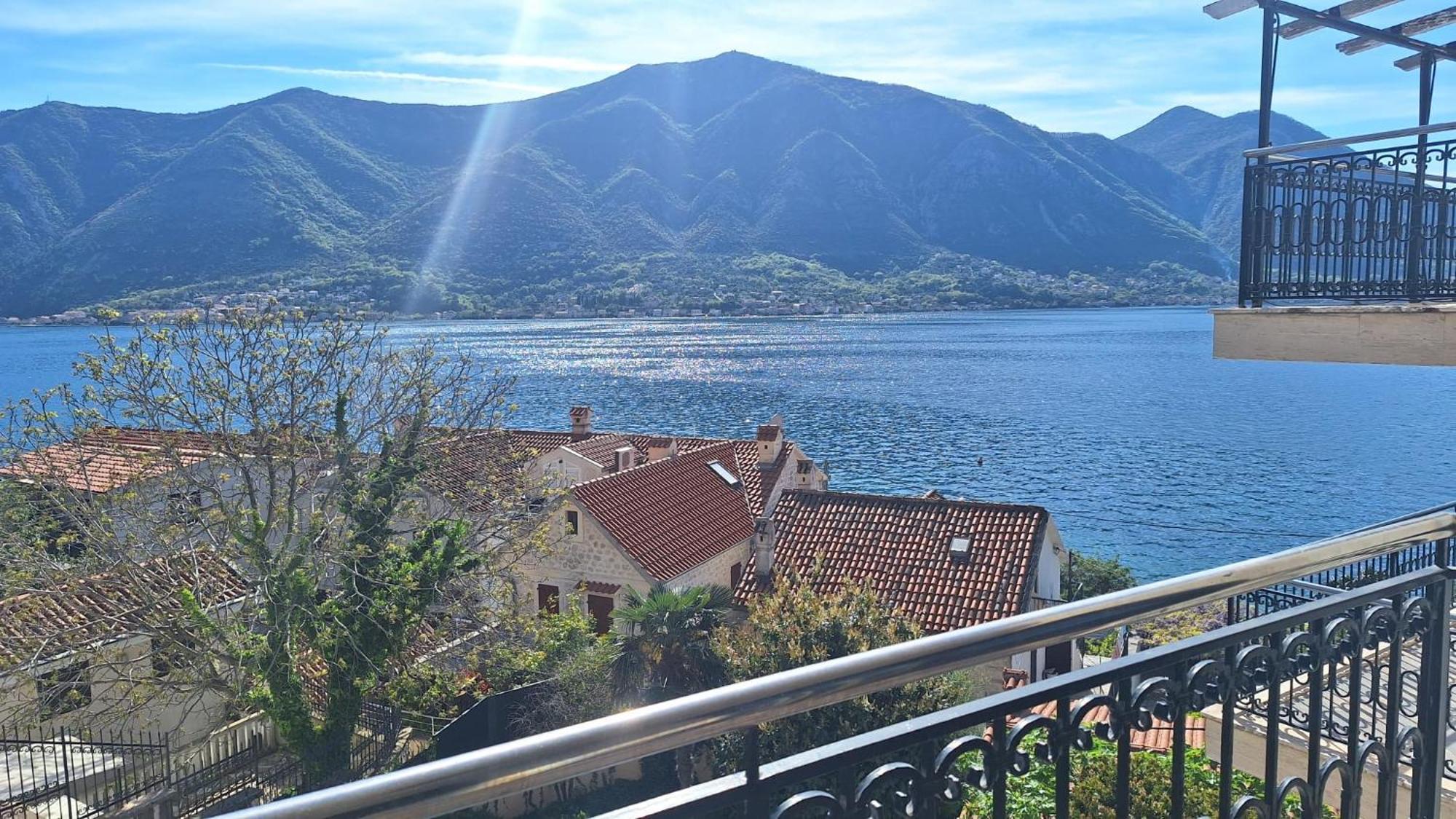 Apartments Coral Kotor Exterior photo