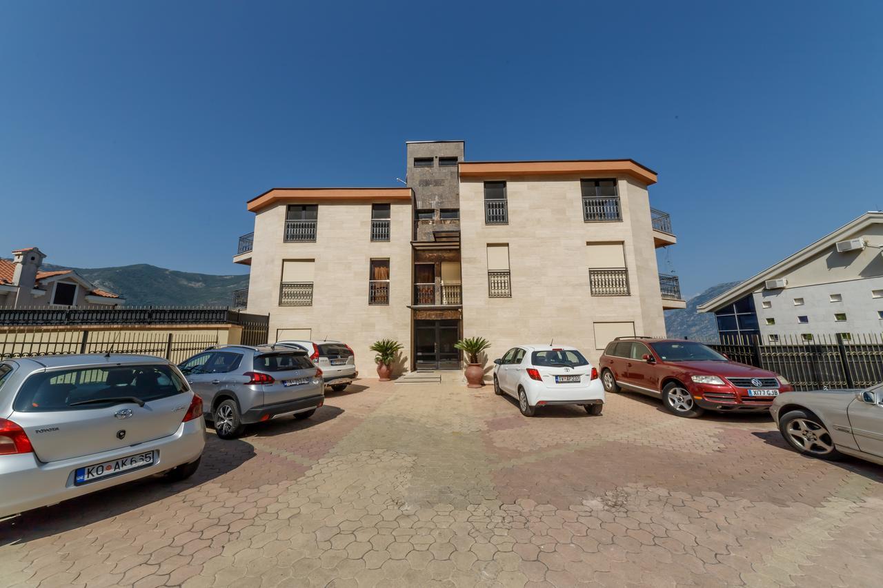 Apartments Coral Kotor Exterior photo