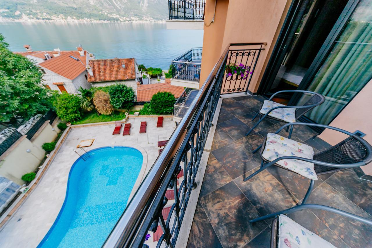 Apartments Coral Kotor Exterior photo